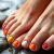 Pedicure hybrydowy – zalety, wykonanie i pielęgnacja stóp